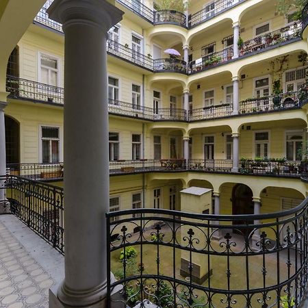 Modern, Luxury Flat In The Heart Of Budapest Exterior foto